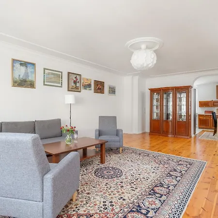 Rodzinny Apartament Na Placu Ratuszowym W Kolobrzegu By Renters Apartament *
