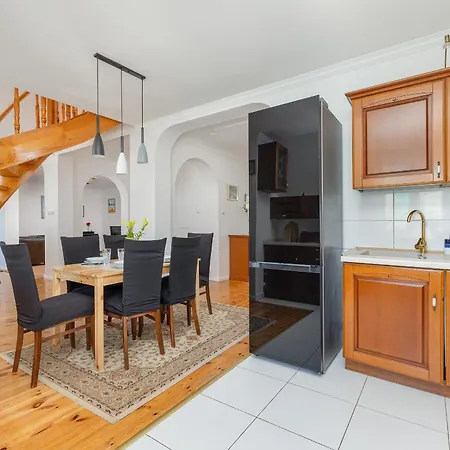 Rodzinny Apartament Na Placu Ratuszowym W Kolobrzegu By Renters Apartament *