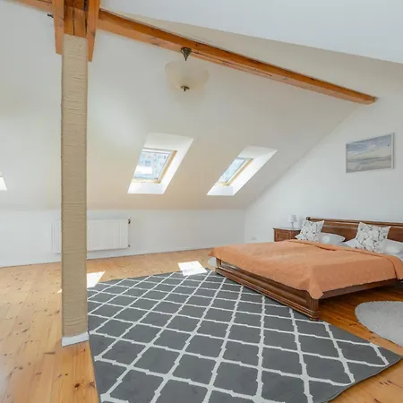 Rodzinny Apartament Na Placu Ratuszowym W Kolobrzegu By Renters Apartament