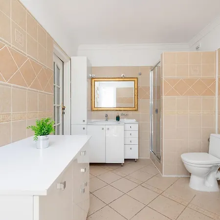 Rodzinny Apartament Na Placu Ratuszowym W Kolobrzegu By Renters Apartament